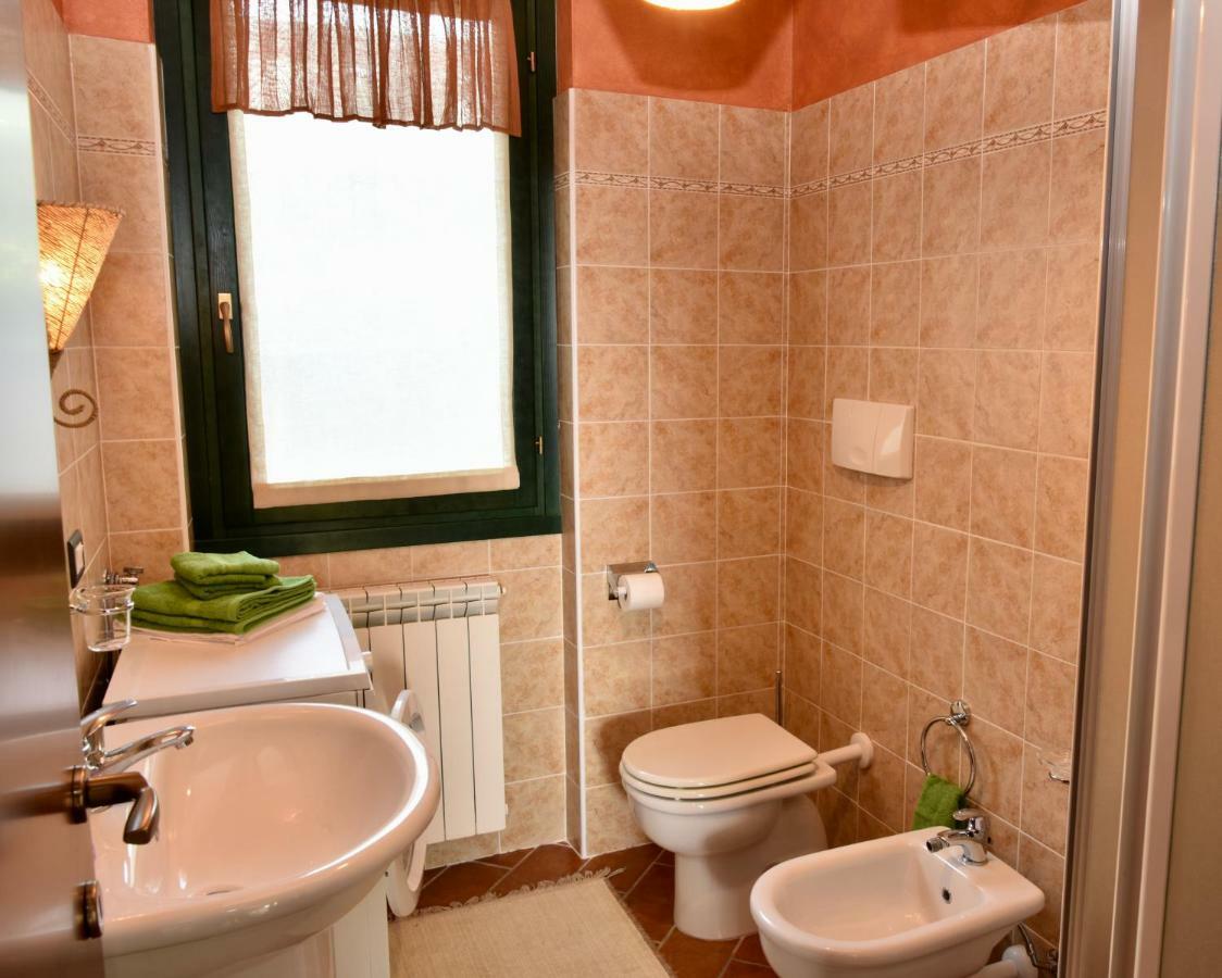 Holiday Apartment Albachiara Tavernola Bergamasca Bagian luar foto